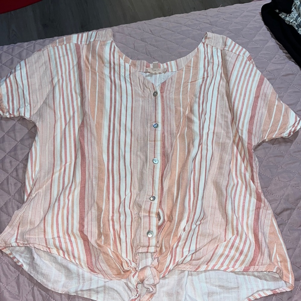 Women’s short sleeve blouse